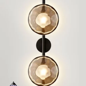 โคมไฟติดผนัง รุ่น Heritage | ประติมากรรมแสงแนวตั้ง สูง 64 ซม.